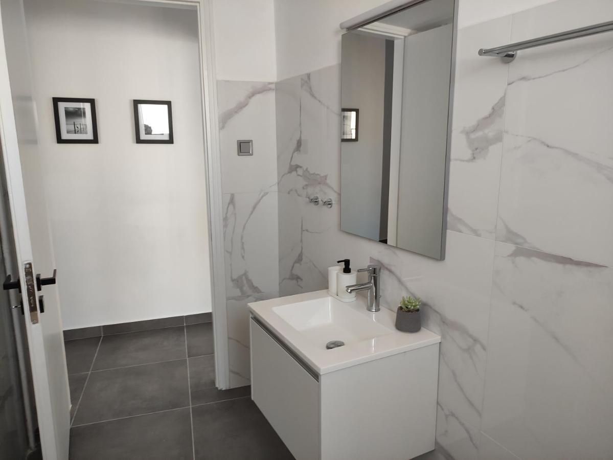 Karavela Street Apartment เปรเวซา ภายนอก รูปภาพ
